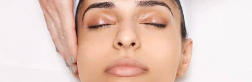 Le rasage du visage chez les femmes