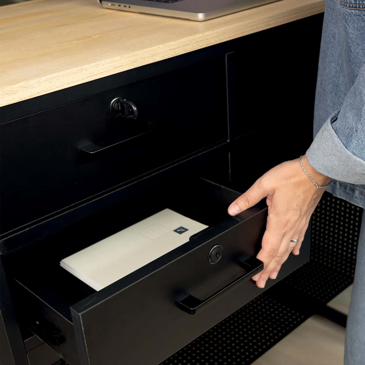 FINCH cash register