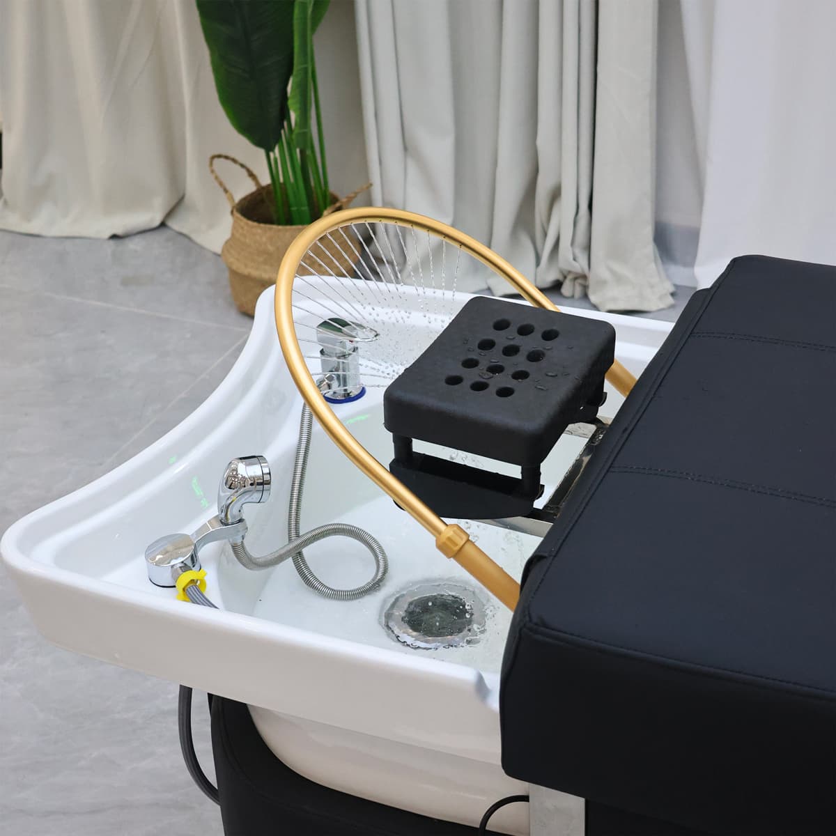 Table Head / Hair Spa Sabai