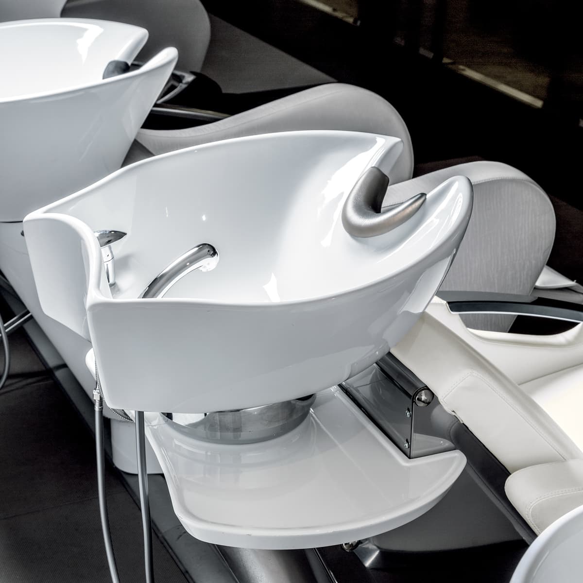ZEN Comfort Backrest Leg Rest and Electric Seat Adjustment