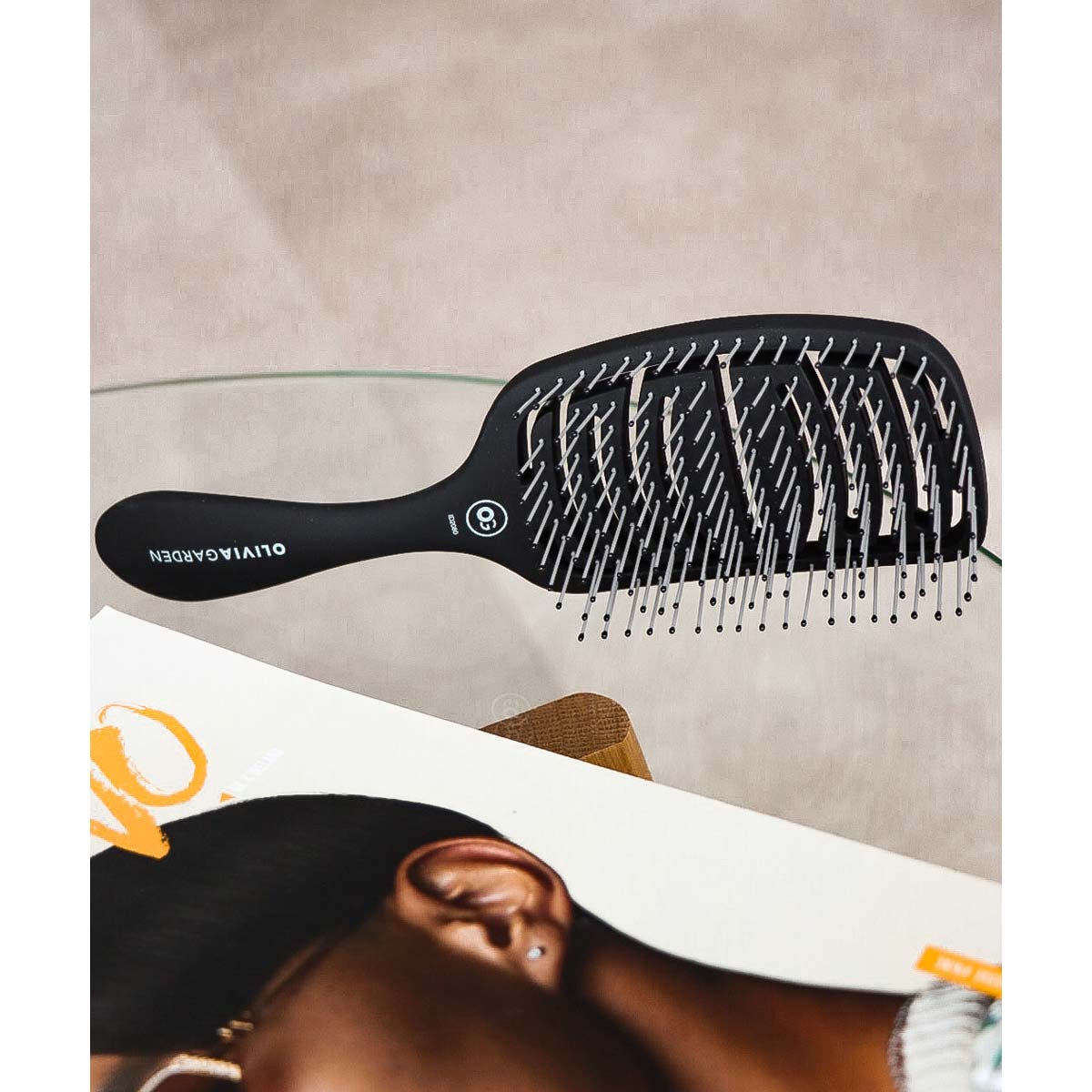 Essential Care Flex Matt Black brush for thick hair