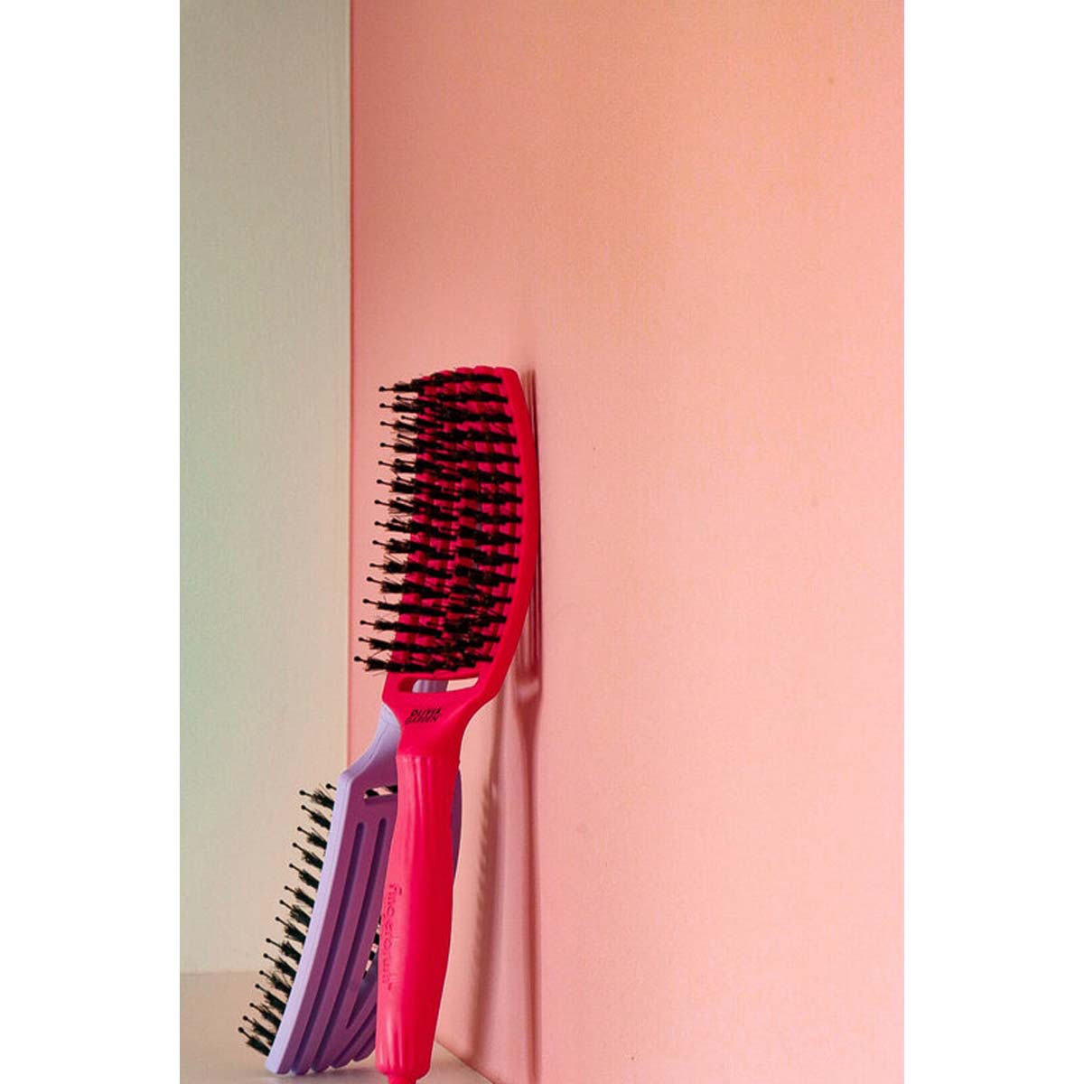 FINGERBRUSH CARE ICONIC Boar & Nylon Brush Hot Pink Size M