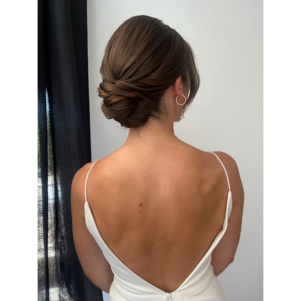 MODERN BUNS & UP-DOS
